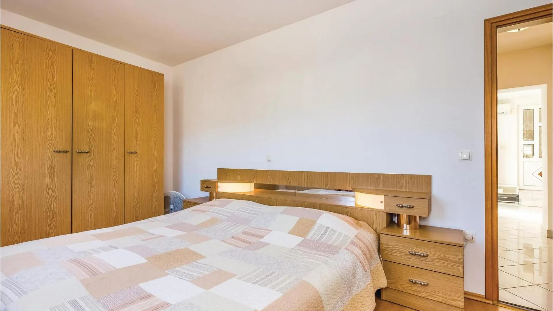 Stunning Apartment In Rab With Kitchen Palit 0*,  Kroatien
